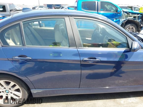 ✅ 2006 BMW 3 Series 325i • VIN: WBAVB13546KX62366 • Лот: 42705477. Опубликован ранее на IAAI с пробегом 136 546 миль. Бесплатный доступ к архиву аукционных продаж из США и подробный отчёт об истории автомобиля на DreamBid. Изображение 13.