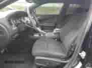 2012 Dodge Charger SXT z VIN 2C3CDXHGXCH165053, wystawiony jako Copart lot #89930495 z przebiegiem 162 557 mil mil oraz Czysty tytuł • Clean title. Historia ofert i sprzedaży dostępna na DreamBid. Obrazek 7.