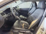 ✅ 2011 Volkswagen Jetta SE • VIN: 3VWDX7AJ0BM388096 • Lot: 91327665. Wystawiony na Copart z przebiegiem 211 817 mil. Bezpłatny archiwum sprzedaży aukcyjnych z USA i szczegółowy raport historii pojazdu na DreamBid. Zdjęcie 7.