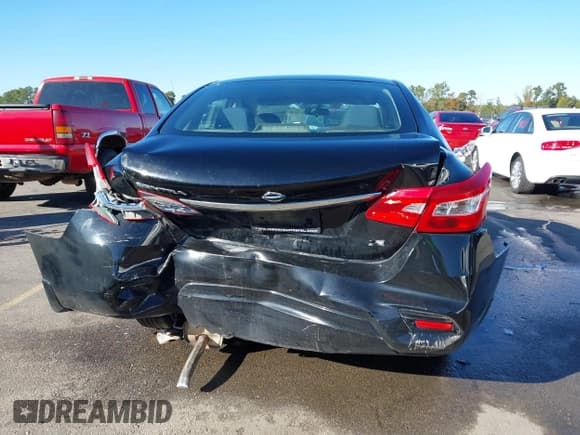 ✅ 2019 Nissan Sentra S • VIN: 3N1AB7AP0KY291579 • Лот: 43659782. Опубликован ранее на IAAI с пробегом 194 003 миль. Бесплатный доступ к архиву аукционных продаж из США и подробный отчёт об истории автомобиля на DreamBid. Изображение 17.