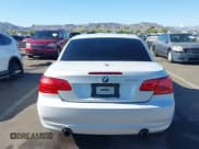 ✅ 2013 BMW 3 Series 335i • VIN: WBADX7C52DJ589093 • Lot: 42159570. Wystawiony na IAAI z przebiegiem 107 924 mil. Bezpłatny archiwum sprzedaży aukcyjnych z USA i szczegółowy raport historii pojazdu na DreamBid. Zdjęcie 16.