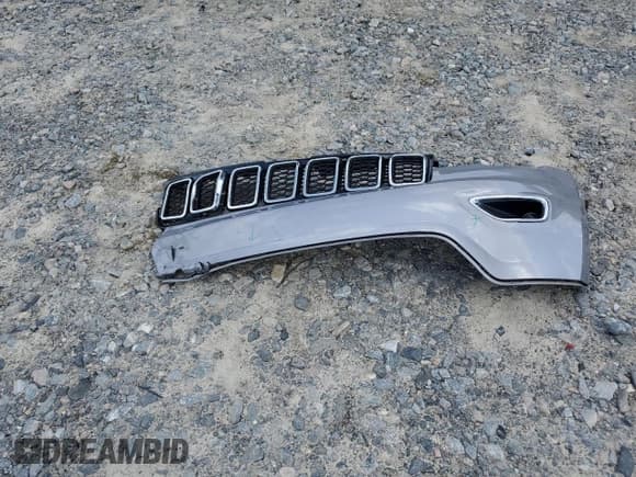 ✅ 2019 Jeep Grand Cherokee Upland • VIN: 1C4RJFAGXKC820333 • Lot: 68912085. Listed on Copart with 71,637 mi. Free auction sales archive from the USA and detailed vehicle history report at DreamBid. Image 13.