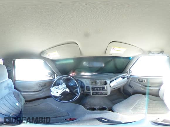 2002 Chevrolet S-10 with VIN 1GCCS145828100631, listed as a Copart auction lot 81983155 with 103,805 mi miles and Salvage title. Bid and sale history available at DreamBid. Image 14.