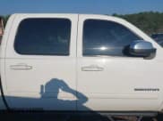 ✅ 2013 GMC Sierra 1500 SLT • VIN: 3GTP2WE79DG290225 • Lot: 42564482. Listed on IAAI with 175,873 mi. Free auction sales archive from the USA and detailed vehicle history report at DreamBid. Image 13.