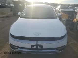 ✅ 2023 Hyundai Ioniq 5 SEL • VIN: KM8KNDAF5PU176917 • Lot: 79315634. Wystawiony na Copart z przebiegiem 22 460 mil mil. Skorzystaj z bezpłatnego archiwum sprzedaży aukcyjnych z USA i zobacz szczegółowy raport historii pojazdu na DreamBid. Zdjęcie 5.