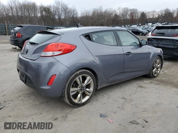 ✅ 2017 Hyundai Veloster • VIN: KMHTC6AD1HU316323 • Lot: 87031324. Wystawiony na Copart z przebiegiem 62 330 mil. Bezpłatny archiwum sprzedaży aukcyjnych z USA i szczegółowy raport historii pojazdu na DreamBid. Zdjęcie 3.
