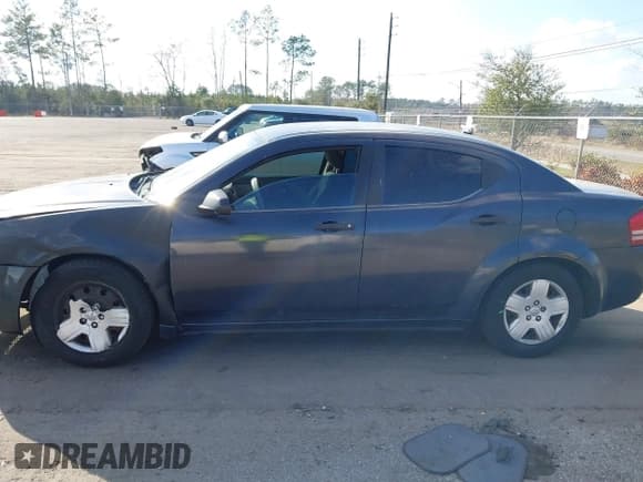 ✅ 2008 Dodge Avenger SE • VIN: 1B3LC46K18N207176 • Лот: 41541078. Опубликован ранее на IAAI с пробегом 193 476 миль. Бесплатный доступ к архиву аукционных продаж из США и подробный отчёт об истории автомобиля на DreamBid. Изображение 14.