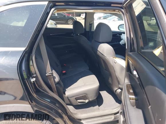 ✅ 2019 Kia Sorento LX • VIN: 5XYPG4A35KG585035 • Лот: 43152392. Опубликован ранее на IAAI с пробегом 74 123 миль. Бесплатный доступ к архиву аукционных продаж из США и подробный отчёт об истории автомобиля на DreamBid. Изображение 8.