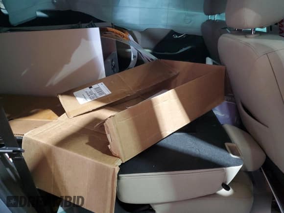 ✅ 2023 Chevrolet Traverse LS • VIN: 1GNERFKW4PJ247260 • Lot: 86665565. Wystawiony na Copart z przebiegiem Nie podano. Bezpłatny archiwum sprzedaży aukcyjnych z USA i szczegółowy raport historii pojazdu na DreamBid. Zdjęcie 11.