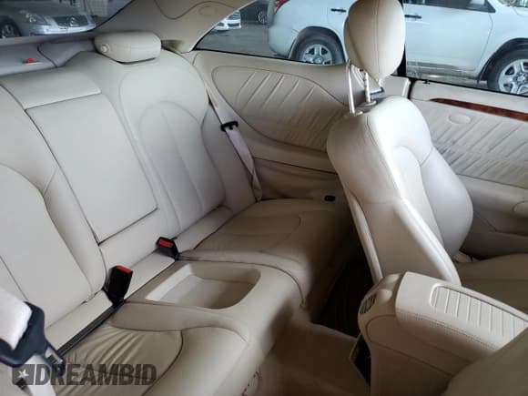 ✅ 2007 Mercedes-Benz CLK 550 • VIN: WDBTJ72H87F210499 • Lot: 58869815. Wystawiony na Copart z przebiegiem 37 365 mil. Bezpłatny archiwum sprzedaży aukcyjnych z USA i szczegółowy raport historii pojazdu na DreamBid. Zdjęcie 10.