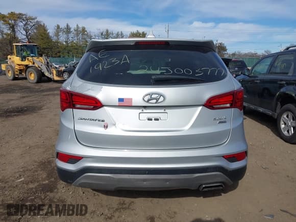✅ 2017 Hyundai Santa Fe 2.4L • VIN: 5XYZTDLB2HG428225 • Лот: 41621569. Опубликован ранее на IAAI с пробегом Не указан. Бесплатный доступ к архиву аукционных продаж из США и подробный отчёт об истории автомобиля на DreamBid. Изображение 16.