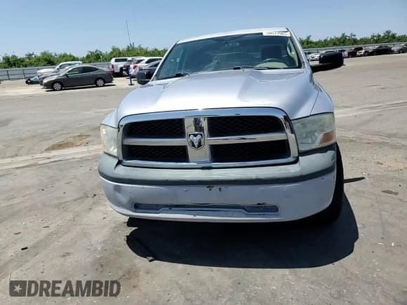 ✅ 2010 Dodge 1500 ST • VIN: 1D7RV1GT8AS110188 • Lot: 59577965. Wystawiony na Copart z przebiegiem 229 355 mil. Bezpłatny archiwum sprzedaży aukcyjnych z USA i szczegółowy raport historii pojazdu na DreamBid. Zdjęcie 13.