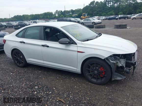 ✅ 2024 Volkswagen Jetta 40th Anniversary Edition • VIN: 3VW9T7BU5RM016273 • Лот: 42588682. Опубликован ранее на IAAI с пробегом 32 787 миль. Бесплатный доступ к архиву аукционных продаж из США и подробный отчёт об истории автомобиля на DreamBid. Изображение 13.