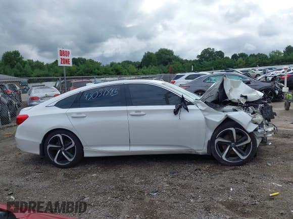 ✅ 2019 Honda Accord Sport • VIN: 1HGCV2F37KA032499 • Lot: 43037885. Listed on IAAI with 89,763 mi. Free auction sales archive from the USA and detailed vehicle history report at DreamBid. Image 14.