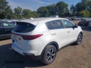 ✅ 2022 Kia Sportage LX • VIN: KNDPMCACXN7016721 • Lot: 43329111. Wystawiony na IAAI z przebiegiem 16 692 mil. Bezpłatny archiwum sprzedaży aukcyjnych z USA i szczegółowy raport historii pojazdu na DreamBid. Zdjęcie 4.
