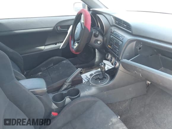 ✅ 2013 Scion tC • VIN: JTKJF5C72D3054924 • Lot: 42572825. Wystawiony na IAAI z przebiegiem Nie podano. Bezpłatny archiwum sprzedaży aukcyjnych z USA i szczegółowy raport historii pojazdu na DreamBid. Zdjęcie 5.