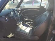 ✅ 2013 MINI Convertible • VIN: WMWZN3C51DT266291 • Лот: 46615095. Опубликован ранее на Copart с пробегом 134 832 миль. Бесплатный доступ к архиву аукционных продаж из США и подробный отчёт об истории автомобиля на DreamBid. Изображение 7.