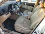 ✅ 2012 Toyota Highlander SE • VIN: 5TDBK3EH4CS154182 • Лот: 91065785. Опубликован ранее на Copart с пробегом 182 301 миль. Бесплатный доступ к архиву аукционных продаж из США и подробный отчёт об истории автомобиля на DreamBid. Изображение 7.