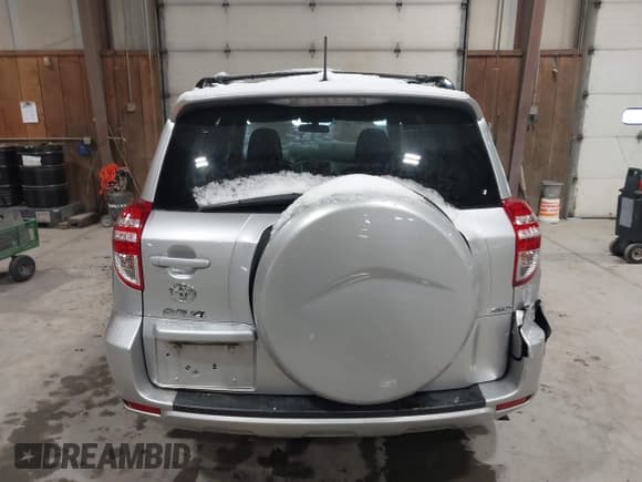 ✅ 2011 Toyota RAV4 Sport • VIN: 2T3RF4DV6BW155279 • Lot: 43925255. Wystawiony na IAAI z przebiegiem 288 640 mil. Bezpłatny archiwum sprzedaży aukcyjnych z USA i szczegółowy raport historii pojazdu na DreamBid. Zdjęcie 16.