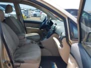 ✅ 2008 Kia Rondo LX • VIN: KNAFG526X87151643 • Lot: 42593118. Wystawiony na IAAI z przebiegiem 228 113 mil. Bezpłatny archiwum sprzedaży aukcyjnych z USA i szczegółowy raport historii pojazdu na DreamBid. Zdjęcie 5.