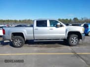 ✅ 2015 GMC Sierra 2500HD SLE • VIN: 1GT12YE80FF504677 • Лот: 41358386. Опубликован ранее на IAAI с пробегом Не указан. Бесплатный доступ к архиву аукционных продаж из США и подробный отчёт об истории автомобиля на DreamBid. Изображение 13.