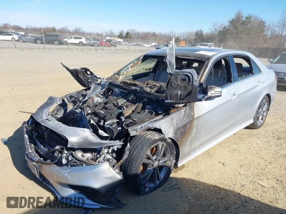 ✅ 2015 Mercedes-Benz E 350 Luxury • VIN: WDDHF8JB6FB141769 • Лот: 41478502. Опубликован ранее на IAAI с пробегом Не указан. Бесплатный доступ к архиву аукционных продаж из США и подробный отчёт об истории автомобиля на DreamBid. Изображение 2.