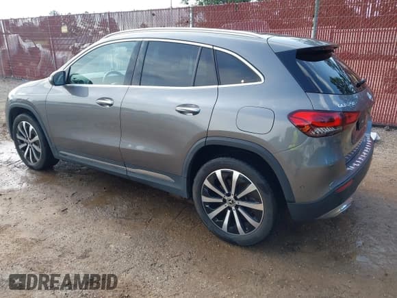 ✅ 2022 Mercedes-Benz GLA 250 • VIN: W1N4N4GB0NJ317272 • Lot: 42163190. Wystawiony na IAAI z przebiegiem Nie podano. Bezpłatny archiwum sprzedaży aukcyjnych z USA i szczegółowy raport historii pojazdu na DreamBid. Zdjęcie 3.