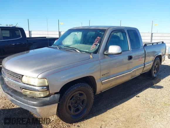 ✅ 2000 Chevrolet Silverado 1500 LS • VIN: 2GCEC19TXY1128889 • Лот: 43491238. Опубликован ранее на IAAI с пробегом Не указан. Бесплатный доступ к архиву аукционных продаж из США и подробный отчёт об истории автомобиля на DreamBid. Изображение 2.