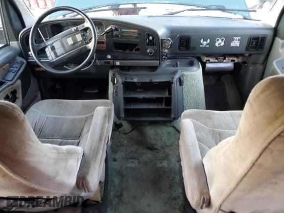 ✅ 1994 Ford Econoline Cargo • VIN: 1FDEE14H5RHB91387 • Lot: 45939385. Wystawiony na Copart z przebiegiem 124 179 mil. Bezpłatny archiwum sprzedaży aukcyjnych z USA i szczegółowy raport historii pojazdu na DreamBid. Zdjęcie 8.