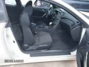 ✅ 2013 Hyundai Genesis Coupe 2.0T • VIN: KMHHT6KD7DU086799 • Lot: 42739418. Wystawiony na IAAI z przebiegiem 187 681 mil. Bezpłatny archiwum sprzedaży aukcyjnych z USA i szczegółowy raport historii pojazdu na DreamBid. Zdjęcie 5.