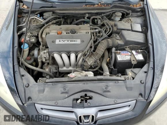 ✅ 2004 Honda Accord LX • VIN: 1HGCM56404A128166 • Лот: 61677835. Опубликован ранее на Copart с пробегом 172 405 миль. Бесплатный доступ к архиву аукционных продаж из США и подробный отчёт об истории автомобиля на DreamBid. Изображение 11.