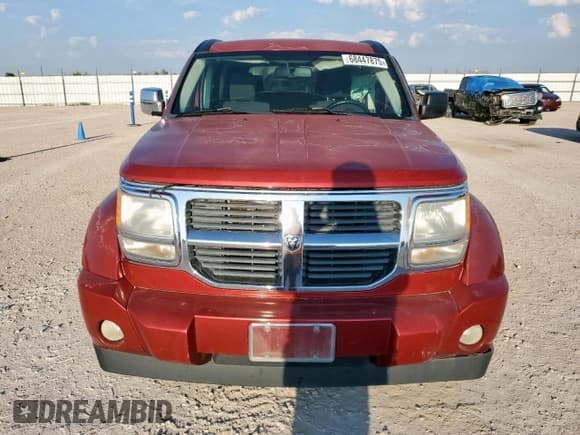 ✅ 2008 Dodge Nitro SLT • VIN: 1D8GT58K68W164520 • Lot: 68447875. Wystawiony na Copart z przebiegiem 123 385 mil. Bezpłatny archiwum sprzedaży aukcyjnych z USA i szczegółowy raport historii pojazdu na DreamBid. Zdjęcie 5.