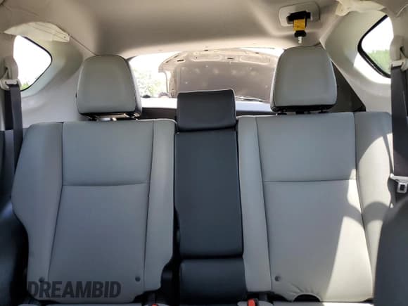 ✅ 2016 Toyota RAV4 Limited • VIN: JTMDFREVXGJ076533 • Lot: 57480995. Listed on Copart with 124,626 mi. Free auction sales archive from the USA and detailed vehicle history report at DreamBid. Image 11.