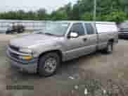 2002 Chevrolet Silverado 1500 z VIN 1GCEC19V82E279611, wystawiony jako Copart lot #63974715 z przebiegiem 242 944 mil mil oraz Szkoda całkowita • Salvage title. Historia ofert i sprzedaży dostępna na DreamBid. Obrazek 1.