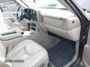 ✅ 2004 GMC Yukon XL SLT • VIN: 3GKFK16T14G273434 • Lot: 41895559. Listed on IAAI with 242,427 mi. Free auction sales archive from the USA and detailed vehicle history report at DreamBid. Image 5.