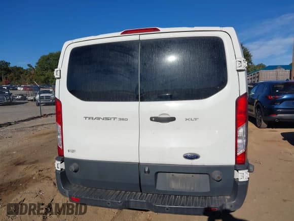 ✅ 2018 Ford Transit Passenger XL • VIN: 1FBZX2YMXJKB06357 • Lot: 43534327. Wystawiony na IAAI z przebiegiem 286 290 mil. Bezpłatny archiwum sprzedaży aukcyjnych z USA i szczegółowy raport historii pojazdu na DreamBid. Zdjęcie 16.