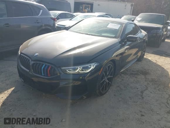 ✅ 2022 BMW 8 Series M850i xDrive • VIN: WBABC4C06NCG86571 • Lot: 43616622. Listed on IAAI with 5,383 mi. Free auction sales archive from the USA and detailed vehicle history report at DreamBid. Image 17.