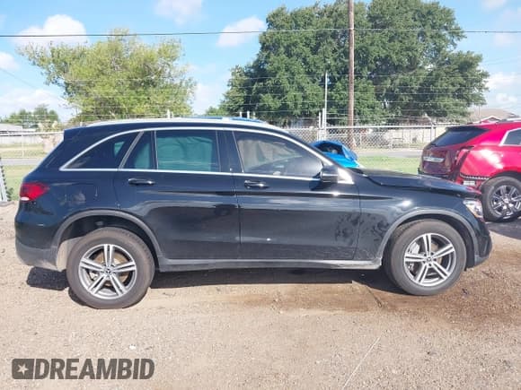 ✅ 2020 Mercedes-Benz GLC 300 • VIN: WDC0G8DBXLF727678 • Lot: 42599106. Wystawiony na IAAI z przebiegiem Nie podano. Bezpłatny archiwum sprzedaży aukcyjnych z USA i szczegółowy raport historii pojazdu na DreamBid. Zdjęcie 13.