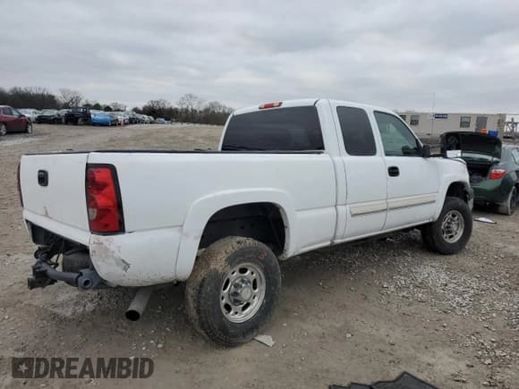 ✅ 2003 Chevrolet Silverado 2500HD LS • VIN: 1GCHC29U03E371453 • Lot: 85531544. Wystawiony na Copart z przebiegiem 149 837 mil. Bezpłatny archiwum sprzedaży aukcyjnych z USA i szczegółowy raport historii pojazdu na DreamBid. Zdjęcie 3.