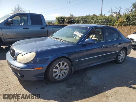2004 Hyundai Sonata GLS z VIN KMHWF35HX4A019062, wystawiony jako Copart lot #49721485 z przebiegiem 234 570 mil mil oraz Szkoda całkowita • Salvage title. Historia ofert i sprzedaży dostępna na DreamBid. Obrazek 1.