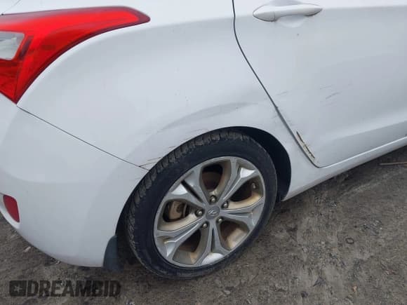 ✅ 2013 Hyundai Elantra • VIN: KMHD35LE3DU095628 • Lot: 43680187. Listed on IAAI with 214,308 mi. Free auction sales archive from the USA and detailed vehicle history report at DreamBid. Image 6.