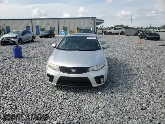 ✅ 2013 Kia Forte SX • VIN: KNAFW6A35D5742257 • Лот: 64628715. Опубликован ранее на Copart с пробегом 141 349 миль. Бесплатный доступ к архиву аукционных продаж из США и подробный отчёт об истории автомобиля на DreamBid. Изображение 13.