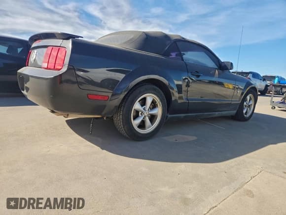 ✅ 2007 Ford Mustang Deluxe • VIN: 1ZVFT84N675352967 • Lot: 95892535. Listed on Copart with 172,426 mi. Free auction sales archive from the USA and detailed vehicle history report at DreamBid. Image 3.