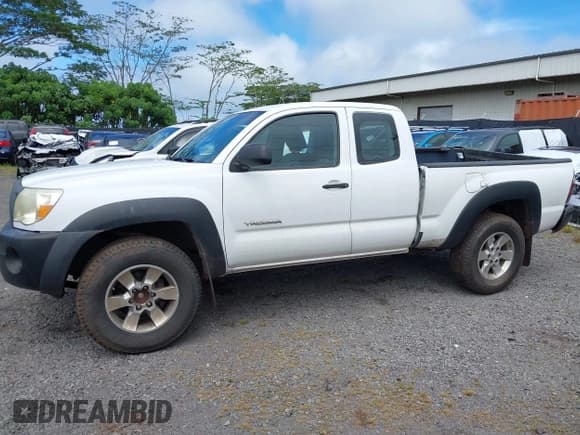 ✅ 2009 Toyota Tacoma PreRunner • VIN: 5TETU62N09Z602469 • Lot: 42853789. Listed on IAAI with 112,869 mi. Free auction sales archive from the USA and detailed vehicle history report at DreamBid. Image 14.