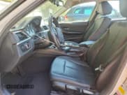 ✅ 2015 BMW 3 Series 320i • VIN: WBA3B1G56FNT07311 • Лот: 82003445. Опубликован ранее на Copart с пробегом 111 536 миль. Бесплатный доступ к архиву аукционных продаж из США и подробный отчёт об истории автомобиля на DreamBid. Изображение 7.