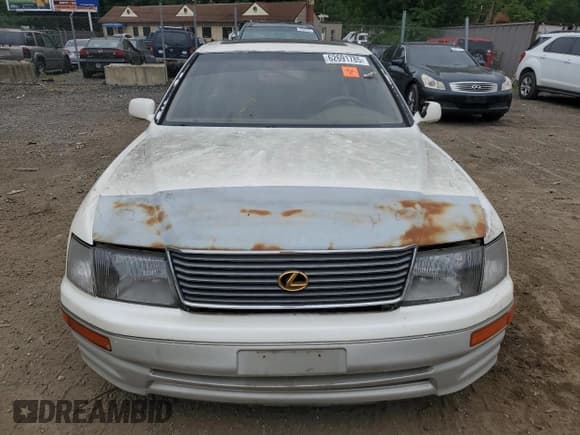 ✅ 1997 Lexus LS 400 • VIN: JT8BH28F3V0071561 • Лот: 62691785. Опубликован ранее на Copart с пробегом Не указан. Бесплатный доступ к архиву аукционных продаж из США и подробный отчёт об истории автомобиля на DreamBid. Изображение 5.