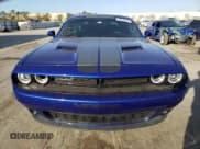 ✅ 2019 Dodge Challenger SXT • VIN: 2C3CDZAG6KH621389 • Lot: 40238453. Wystawiony na Copart z przebiegiem 22 268 mil. Bezpłatny archiwum sprzedaży aukcyjnych z USA i szczegółowy raport historii pojazdu na DreamBid. Zdjęcie 5.