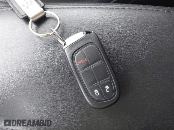 ✅ 2019 Jeep Cherokee Latitude Plus • VIN: 1C4PJLLBXKD373391 • Лот: 41097780. Опубликован ранее на IAAI с пробегом 82 472 миль. Бесплатный доступ к архиву аукционных продаж из США и подробный отчёт об истории автомобиля на DreamBid. Изображение 11.