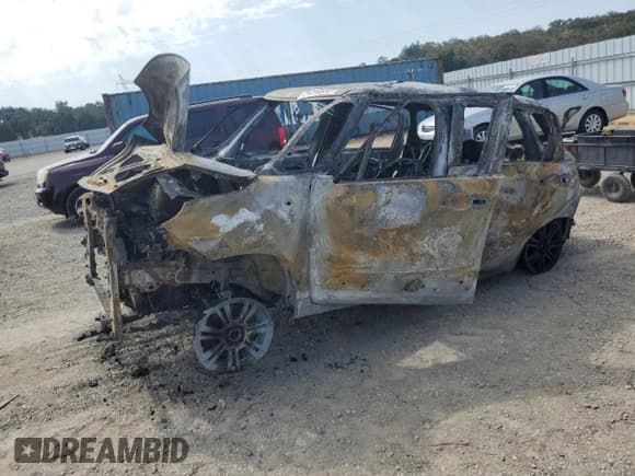 ✅ 2018 FIAT 500L Pop • VIN: ZFBCFAAH2JZ040943 • Lot: 71310535. Listed on Copart with Not provided. Free auction sales archive from the USA and detailed vehicle history report at DreamBid. Image 1.