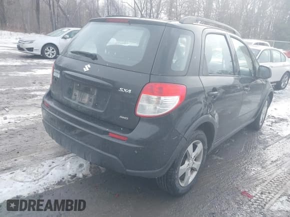 ✅ 2012 Suzuki SX4 Crossover • VIN: JS2YB5A36C6303021 • Lot: 41446779. Wystawiony na IAAI z przebiegiem 94 469 mil. Bezpłatny archiwum sprzedaży aukcyjnych z USA i szczegółowy raport historii pojazdu na DreamBid. Zdjęcie 4.